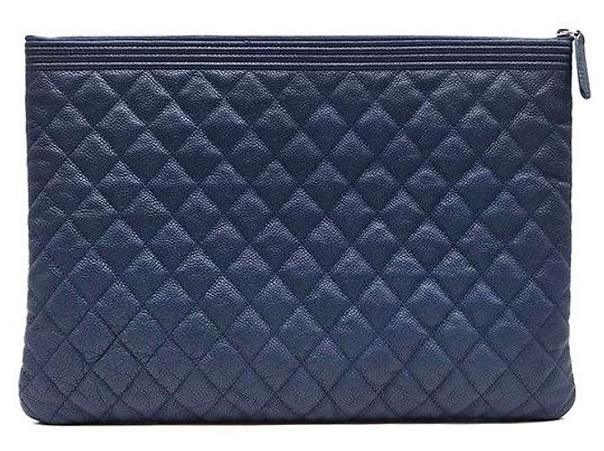 Chanel Clutch Caviar Boy Large Blu - vista 3