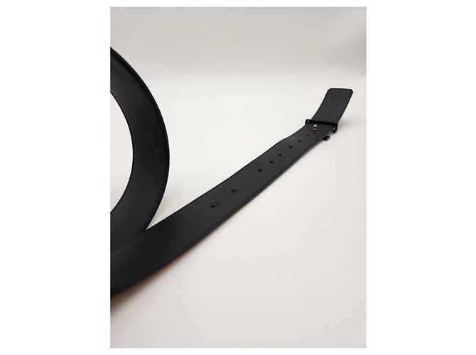 Louis Vuitton Black Taurillon LV Initial Belt - view 9