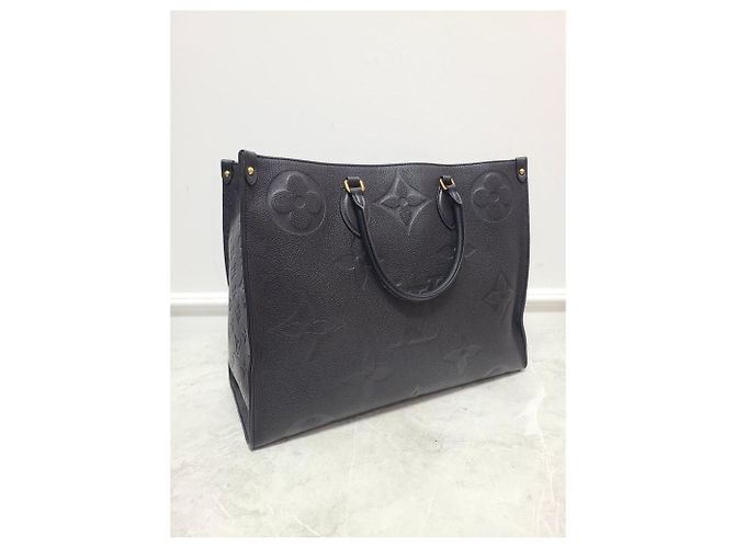 Louis Vuitton Borsa Tote Onthego in monogramma Empreinte nero - vista 3