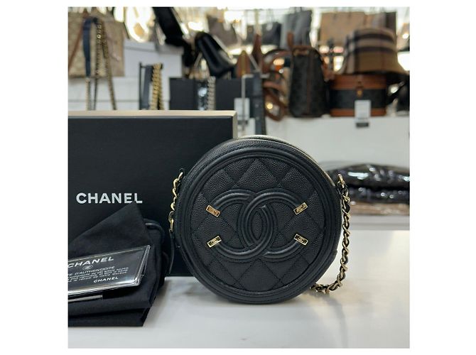 Chanel Serie di mini borse a tracolla rotonde in caviar cosmetico Nero - vista 3
