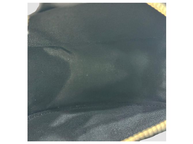 Chanel Serie di mini borse a tracolla rotonde in caviar cosmetico Nero - vista 6