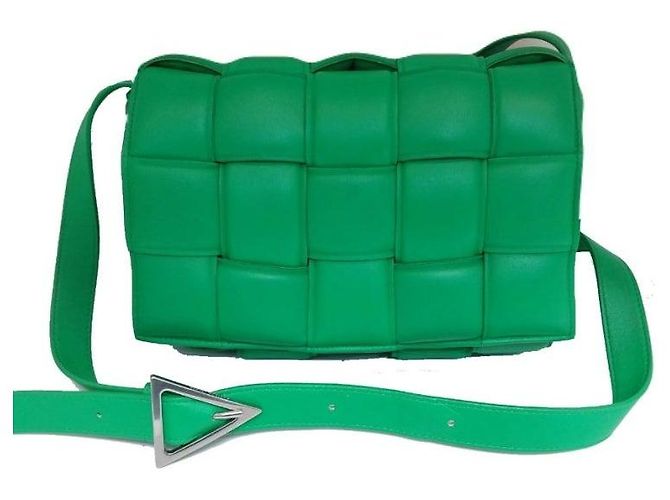 Bottega Veneta Bolsa de ombro e transversal Cassette em pele de cordeiro acolchoada Intrecciato Parakeet Verde - vista 2