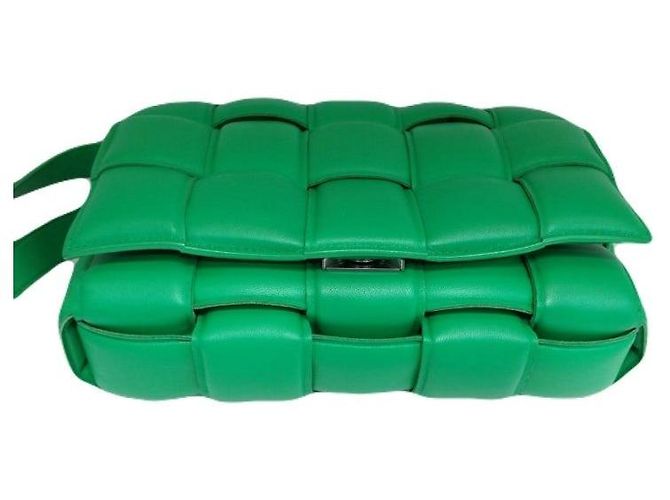 Bottega Veneta Bolsa de ombro e transversal Cassette em pele de cordeiro acolchoada Intrecciato Parakeet Verde - vista 6