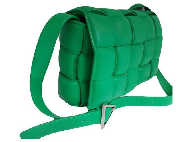 Bottega Veneta Bolsa de ombro e transversal Cassette em pele de cordeiro acolchoada Intrecciato Parakeet Verde - vista 7