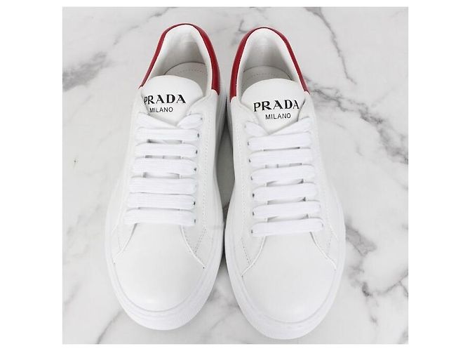 Prada Baskets en cuir blanc - vue 7