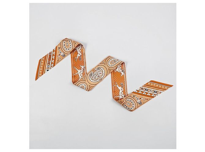 Hermès Foulard Twilí in seta Cheval de Coeur Bandana da donna Bianco - vista 9