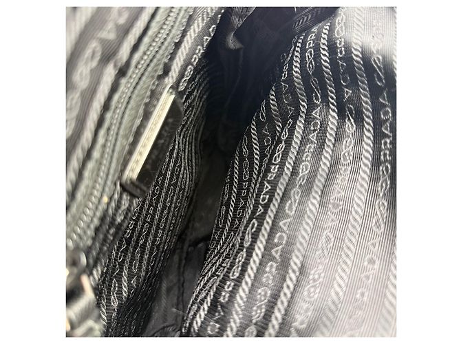 Prada Re-Nylon Triangle Logo Sling Bag Rucksack Schwarz - Ansicht 7