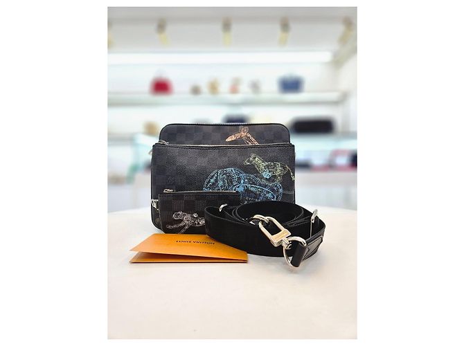 Louis Vuitton Borsa a tracolla a scacchi grafite Marrone - vista 2