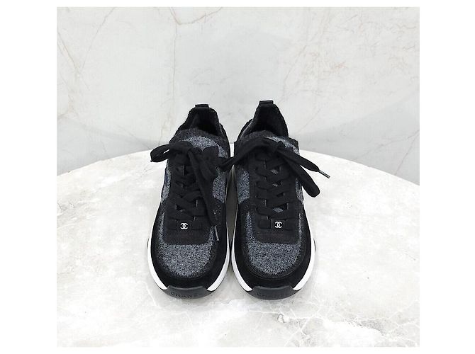 Chanel Swe Wildleder-Sneaker - Ansicht 2