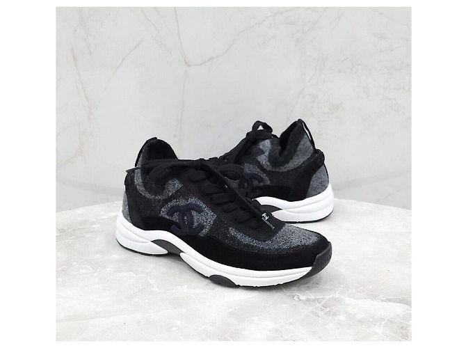 Chanel Swe Wildleder-Sneaker - Ansicht 3