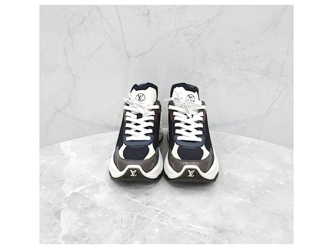 Louis Vuitton Monogram Run Sneaker Silber - Ansicht 2