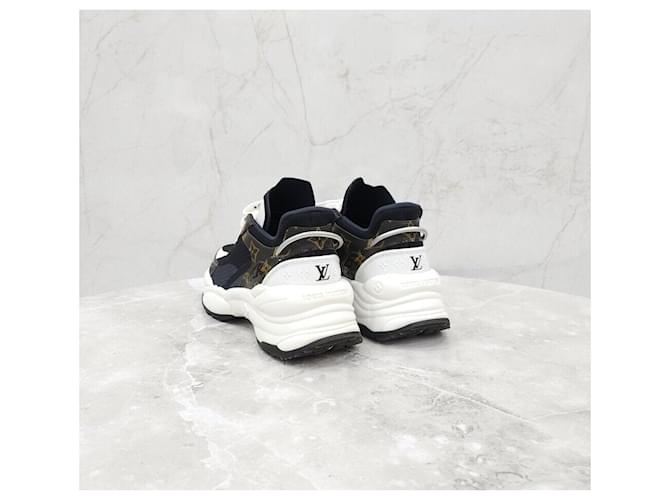 Louis Vuitton Monogram Run Sneaker Silber - Ansicht 4