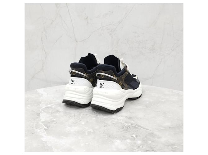 Louis Vuitton Monogram Run Sneaker Silber - Ansicht 5