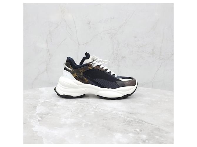 Louis Vuitton Monogram Run Sneaker Silber - Ansicht 7