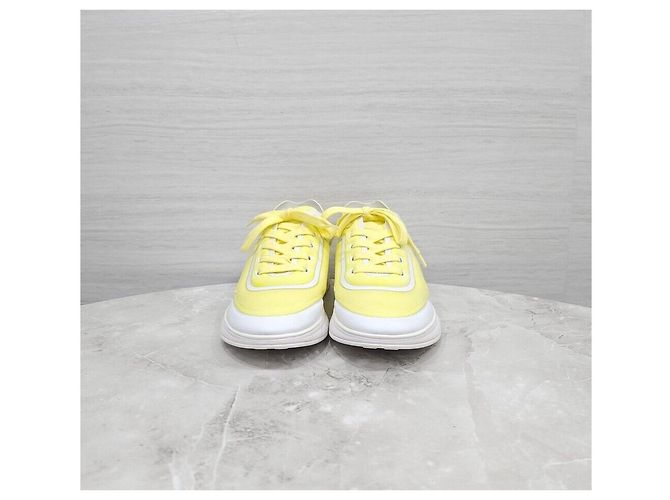 Chanel Sneakers in Lycra e mesh giallo - vista 2