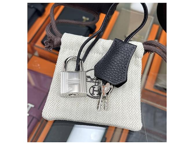 Hermès Borsa Messenger Kelly Togo PM Nera con Palladio Nero - vista 10
