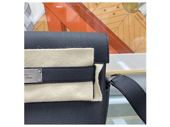 Hermès Borsa Messenger Kelly Togo PM Nera con Palladio Nero - vista 3