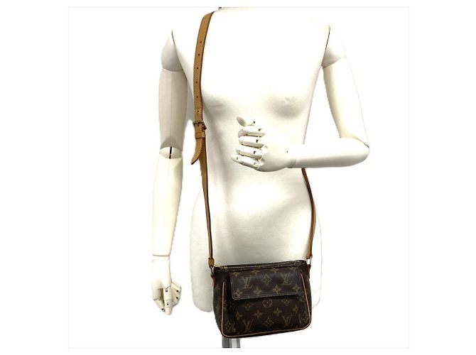 Borsa a Spalla Louis Vuitton Vivacite PM Marrone Monogramma - vista 9