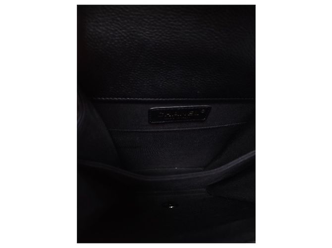 Borsa Chanel serie Boy in caviar nero e oro champagne - vista 4