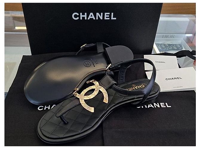 Chanel Damen Goldene Flip-Flops mit großem Logo Schwarz - Ansicht 7
