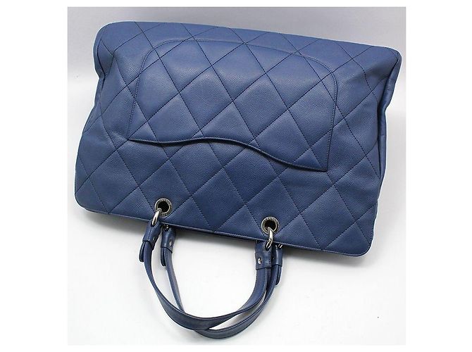 Chanel Bolsa de compras Timeless Shopper em caviar macio azul - vista 4