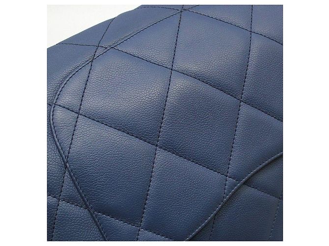 Chanel Bolsa de compras Timeless Shopper em caviar macio azul - vista 7