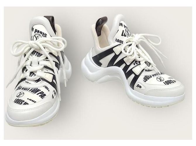 Louis Vuitton Sneakers Archlight in pelle bianca con scritte LV Bianco - vista 4