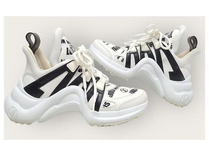 Louis Vuitton Sneakers Archlight in pelle bianca con scritte LV Bianco - vista 5