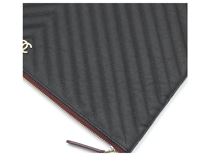 Chanel Clutch Large Chevron Caviar Nero Opaco Rosso - vista 4