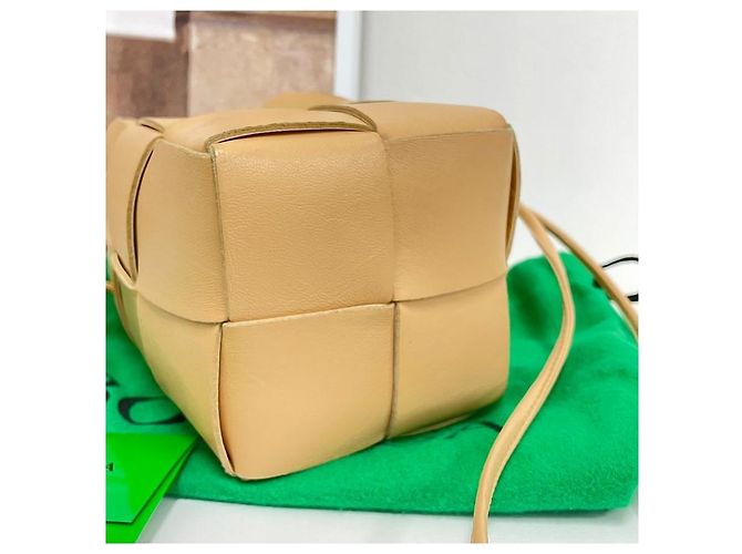 Borsa a secchiello mini Cassette Bottega Veneta a tracolla Marrone - vista 5