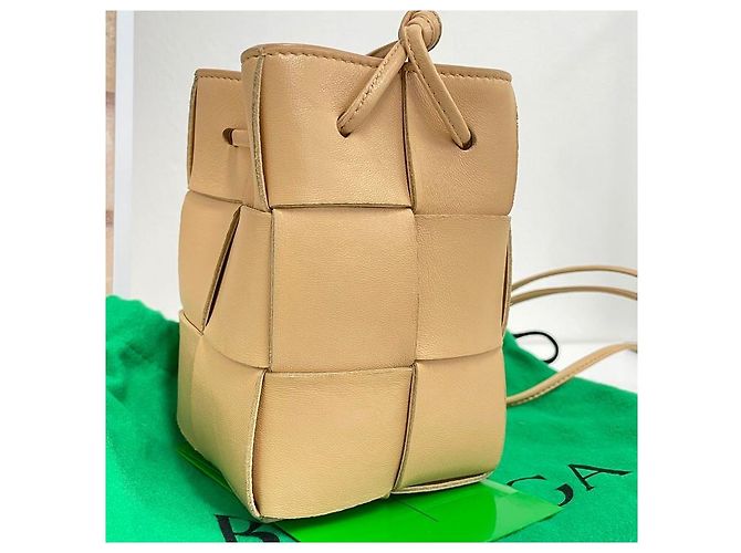 Borsa a secchiello mini Cassette Bottega Veneta a tracolla Marrone - vista 7