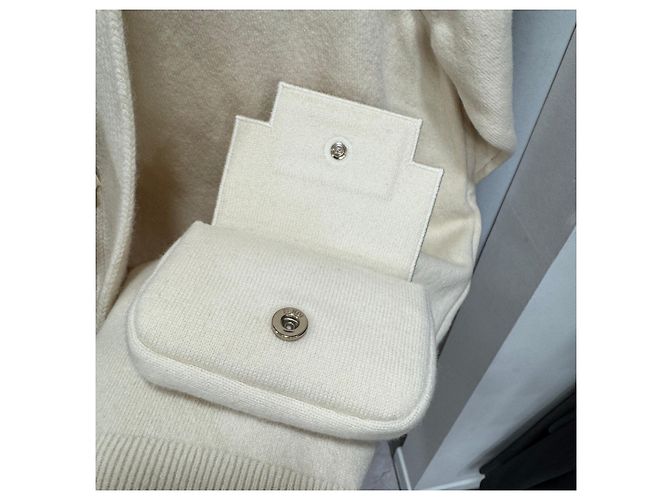Fendi Neuer Rundhalsstrick mit Taschendetails Größe Weiß - Ansicht 4