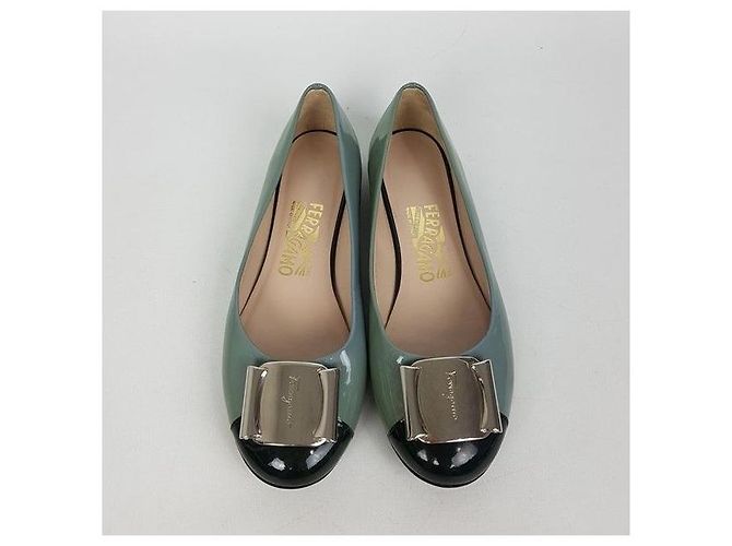 Salvatore Ferragamo Ferragamo Emaille-Flachschuhe Schwarz - Ansicht 7