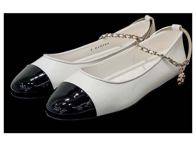 Chanel Ballerine classiche con catena piatte Bianco - vista 2
