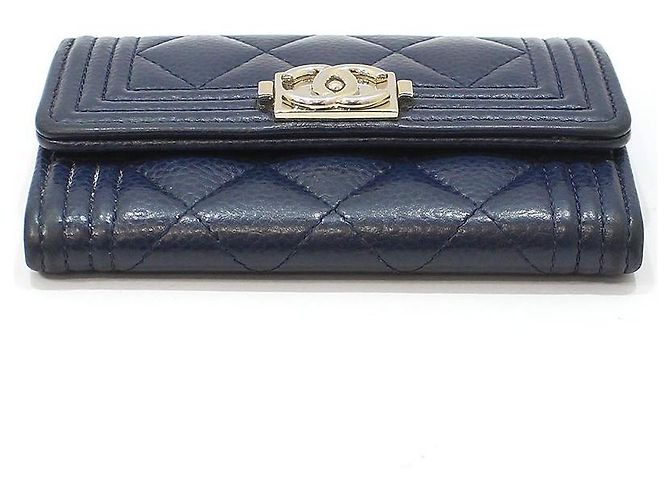 Chanel Tarjetero Boy Flap en Caviar Navy Azul - vista 5