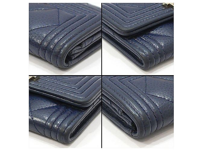 Chanel Tarjetero Boy Flap en Caviar Navy Azul - vista 9