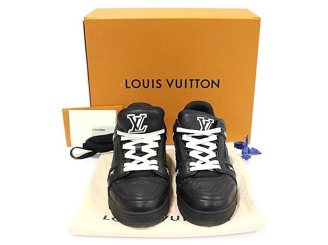 Louis Vuitton Sneakers Trainer in pelle di vitello monogramma nero - vista 2
