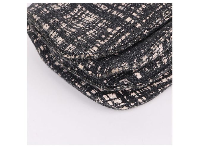 Prada Zweifarbige Tweed-Schultertasche mit Kette Braun - Ansicht 10