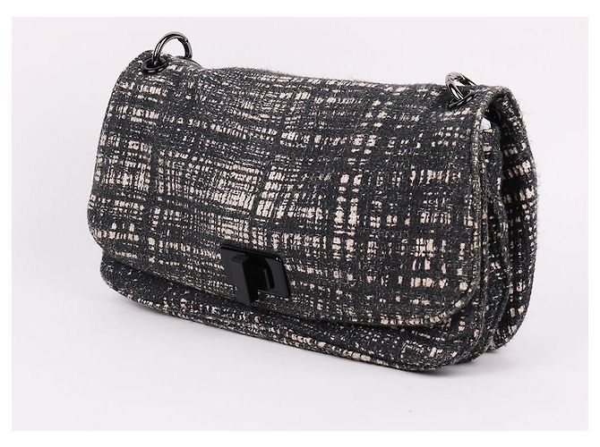 Prada Zweifarbige Tweed-Schultertasche mit Kette Braun - Ansicht 3