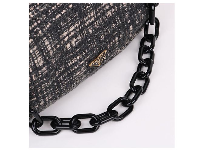 Prada Zweifarbige Tweed-Schultertasche mit Kette Braun - Ansicht 7