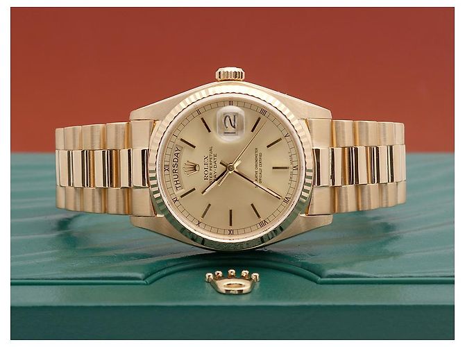Rolex Orologio Day-Date da uomo in oro Cassa in oro D'oro - vista 8