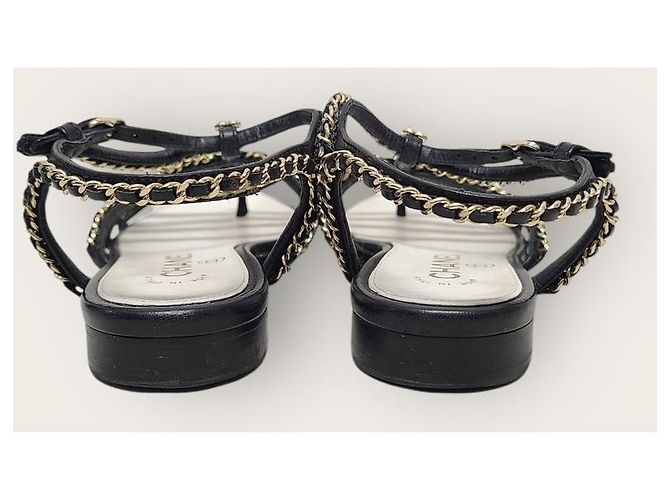 Chanel Sandalen mit CC-Logo, Goldkette und Schwarz - Ansicht 7
