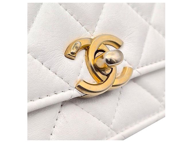 Chanel Mini borsa a tracolla WOC in pelle di agnello con chiusura a scatto Bianco - vista 8