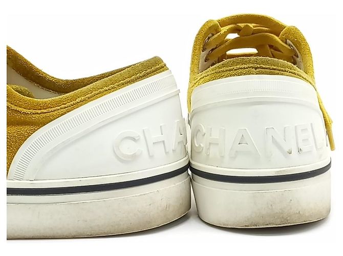 Chanel Wildleder-Sneaker Gelb - Ansicht 3