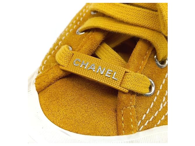 Chanel Wildleder-Sneaker Gelb - Ansicht 5