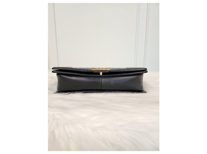 Chanel Boy Bag Large Lambskin Gold Tone Series Condition Nero - vista 11