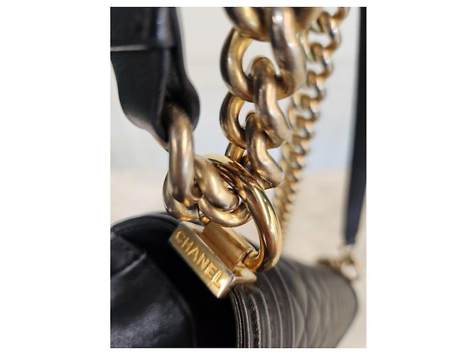 Chanel Boy Bag Large Lambskin Gold Tone Series Condition Nero - vista 18