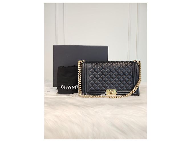 Chanel Boy Bag Large Lambskin Gold Tone Series Condition Nero - vista 6