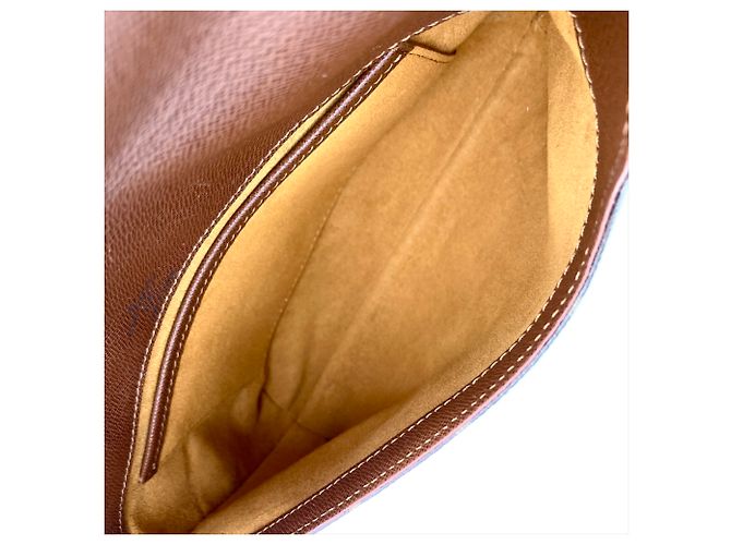 Borsa a tracolla Louis Vuitton Musette Tango Marrone Monogramma - vista 9