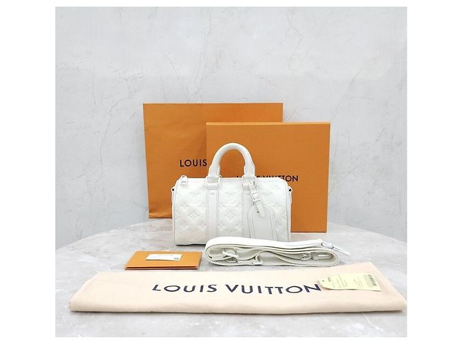 Louis Vuitton Nuovo LV Monogram Keepall Bandoulière White Taurillon Bianco - vista 8